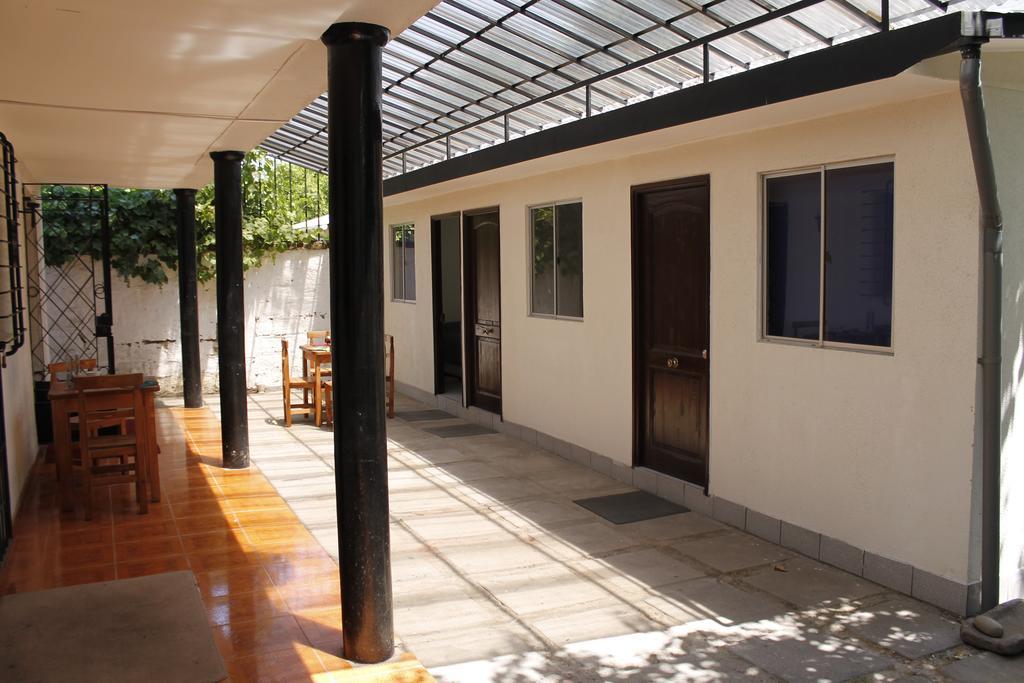 Casa De Academicos Hotel Santiago Buitenkant foto